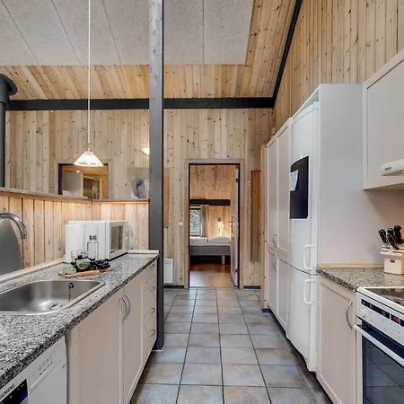 4 Bedroom Gorgeous In *