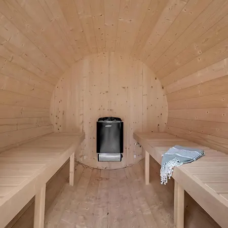 4 Bedroom Gorgeous In בית נופש *