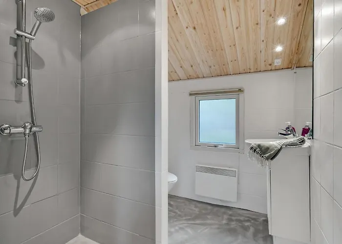 4 Bedroom Gorgeous In Ferienhaus Oksbøl