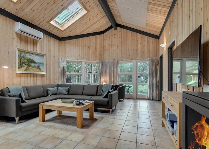 4 Bedroom Gorgeous In Ferienhaus