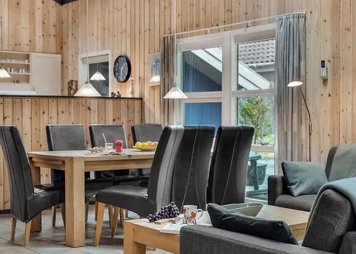 Ferienhaus 4 Bedroom Gorgeous In