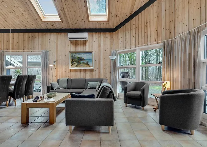 Ferienhaus 4 Bedroom Gorgeous In Oksbøl