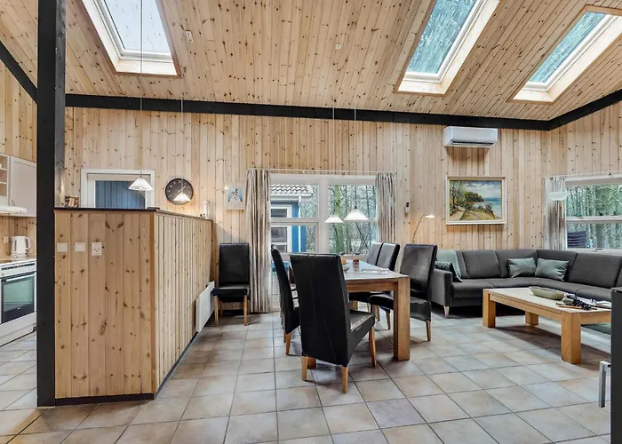 4 Bedroom Gorgeous In * Oksbøl