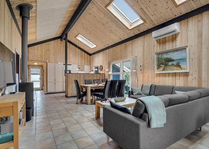 Ferienhaus 4 Bedroom Gorgeous In